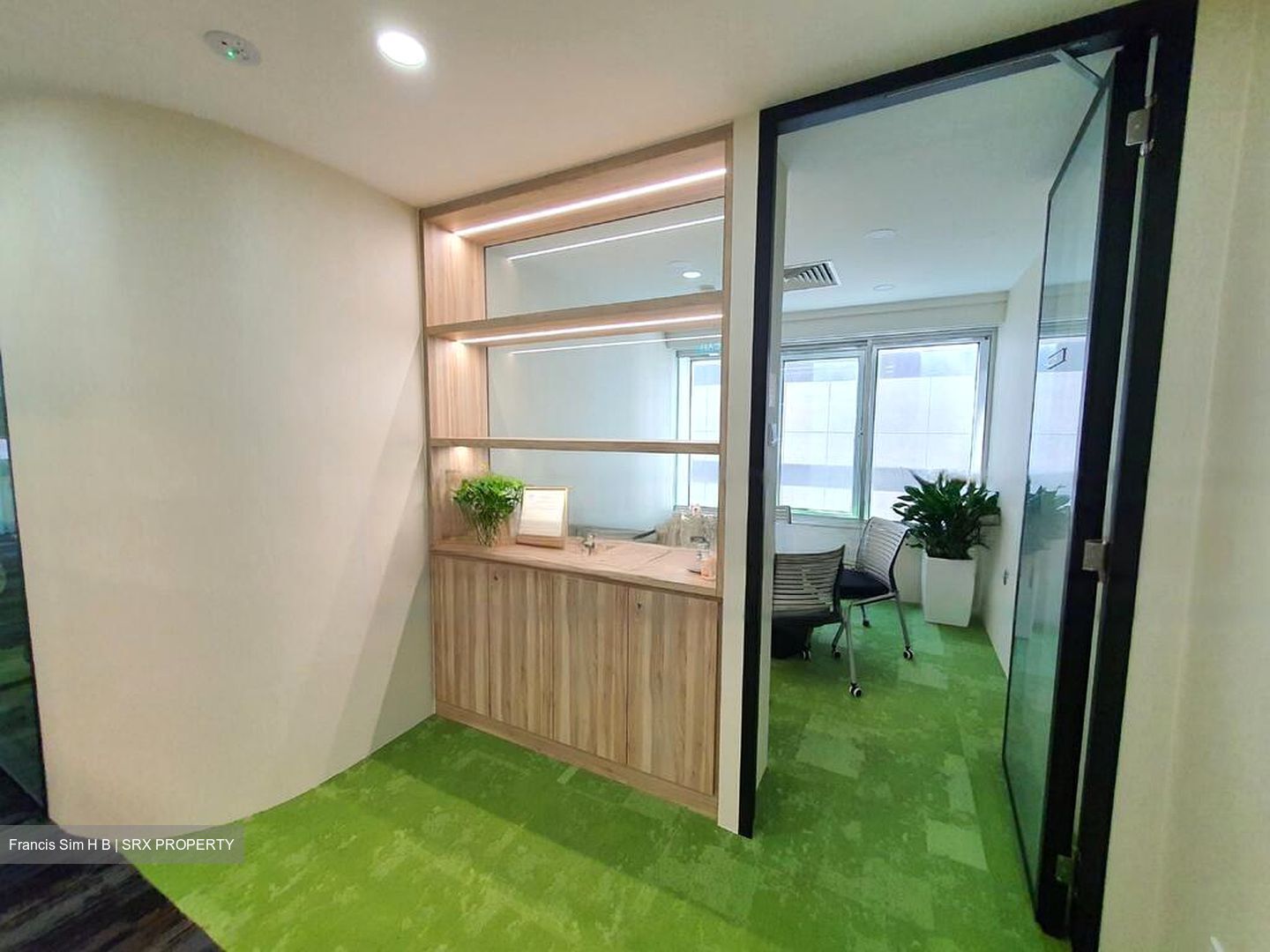 The Octagon (D1), Office #488515601